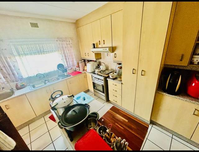 3 BEDROOM HOUSE FOR SALE IN VANDERBIJLPARK CW 3